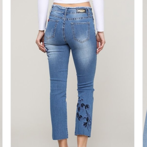 Raw hem embroidered embellishments jeans - Picture 2 of 4